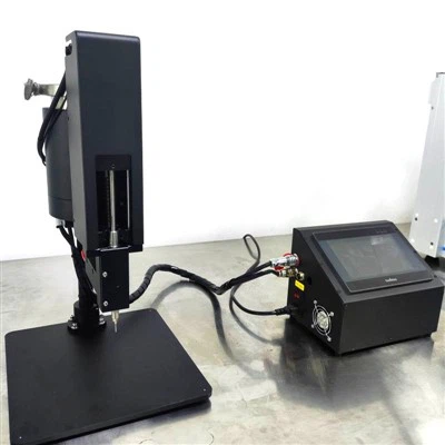 La remplisseuse portable à haute vitesse à cinq têtes peut-elle être utilisée pour remplir des bo...